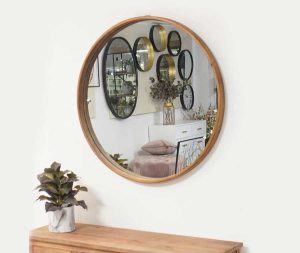מראה עגולה עם מסגרת עץ קוטר 60 ס"מ