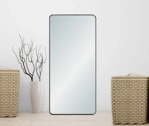 מראה גוף מלבנית עם מסגרת בגוון שחור