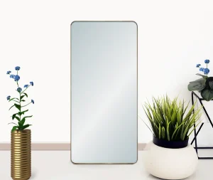 מראה גוף מלבנית עם מסגרת בגוון זהב